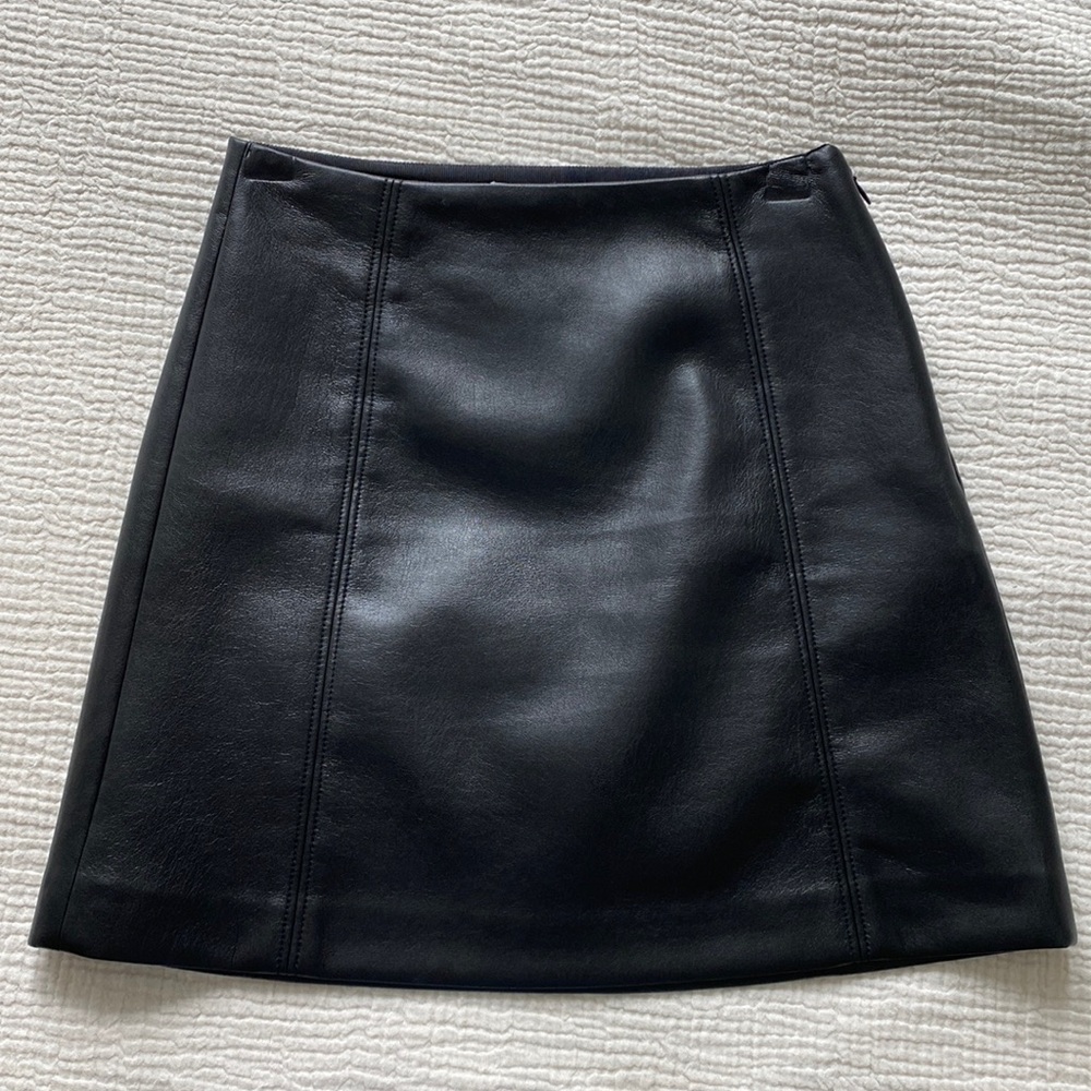 Aritzia Babaton Modern Mini Skirt - Picture 1 of 10